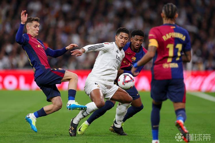 bet365公司-皇马球星射门怪异，遭对手门将神勇扑出